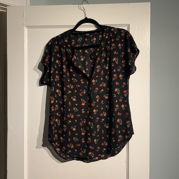 Icone / Simons drapey floral blouse - Picture 12 of 12